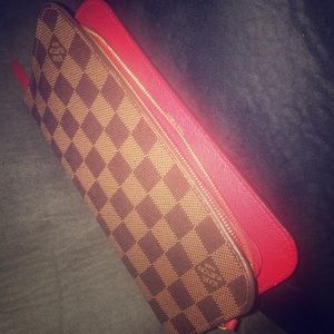 LV  Wallet/Clutch/Wristlet GREAT CONDITION